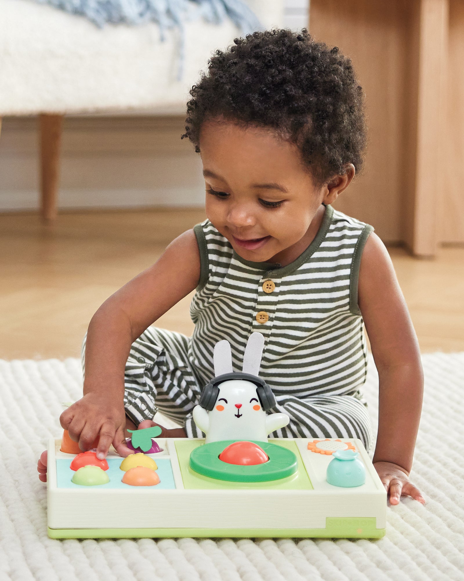 Skip Hop Farmstand Aktivitetsleksak – DJ Set