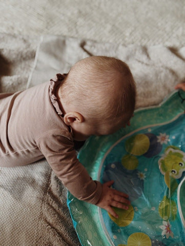 Playgro Sensory Pond Pat and Play Water Mat 3m+