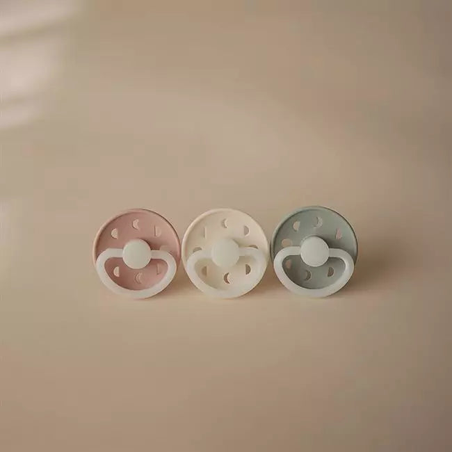 FRIGG Moon Phase Night Silikonnapp 2-Pack Gräddvit & Taupe