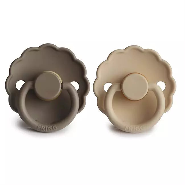 FRIGG Daisy Latexnapp 2-pack – Varmbeige & Nougatbrun