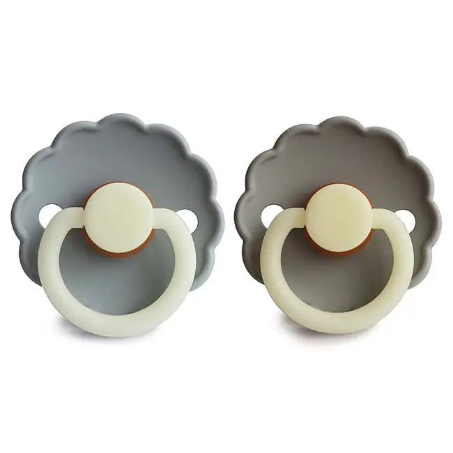 FRIGG Daisy Night Latexnapp 2-pack – Stormgrå & Nougatbrun