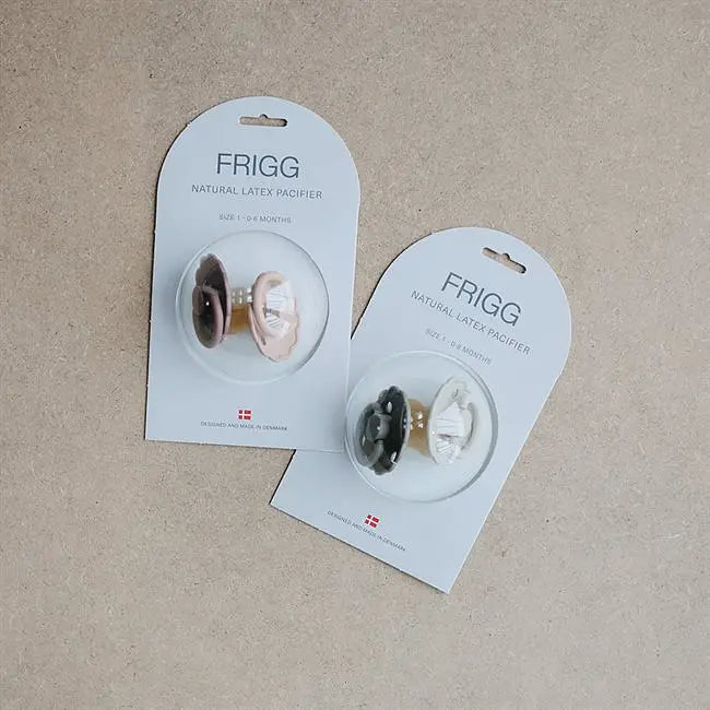 FRIGG Daisy Night Latexnapp 2-pack – Varmbeige & Nougatbrun