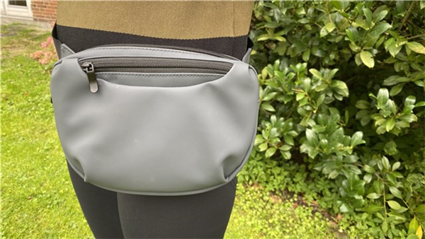 Fanny Pack Skötväska Med Underlägg - Grå