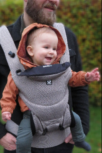 Dooky Bärsele Urban Comfort – Beige Desert (3,5–15 kg)