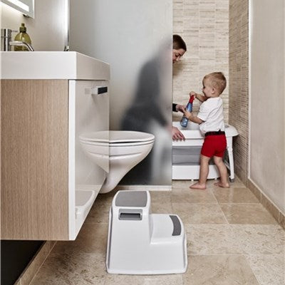 Two Step Stool By BabyDan - Vit & Grå