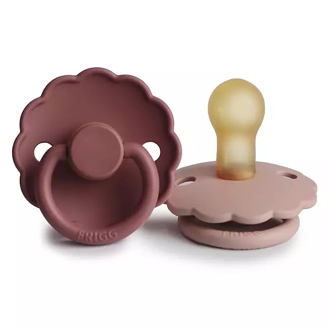 FRIGG Daisy Latexnapp 2-pack – Mjukrosa & Varmbrun