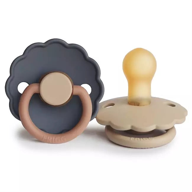 FRIGG Daisy Latexnapp 2-pack – Mörkgrå & Beige